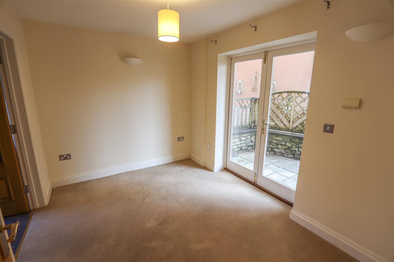 Riverside Mews, Cowbridge, Vale of Glamorgan, CF71 7NA